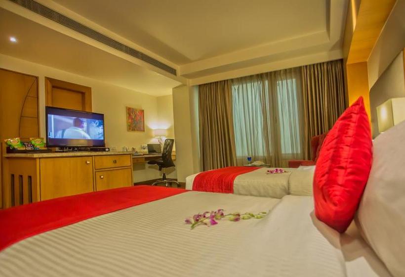 Hotel Sarovar Portico 16