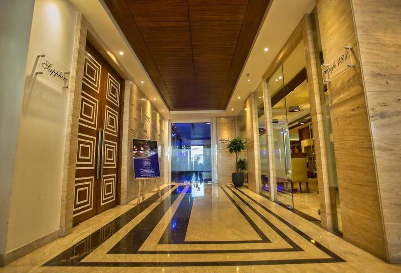 Hotel Sarovar Portico 17