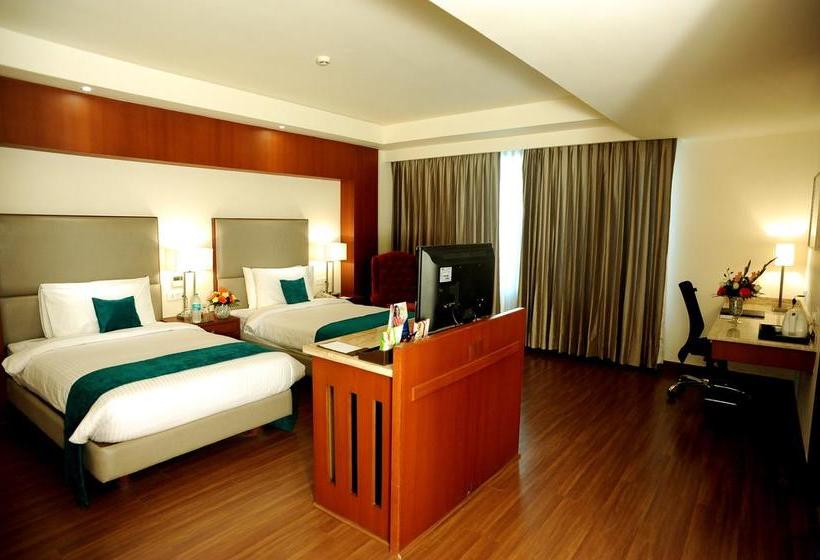 Hotel Sarovar Portico 3