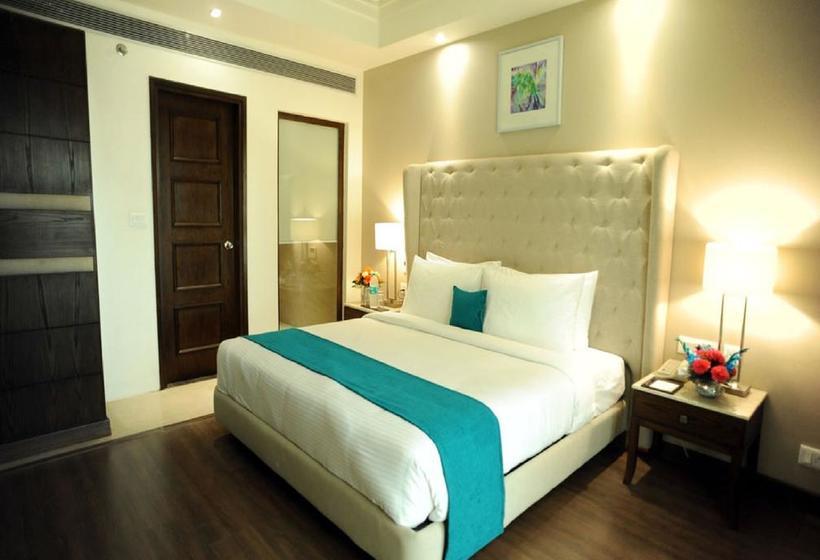 Hotel Sarovar Portico 4