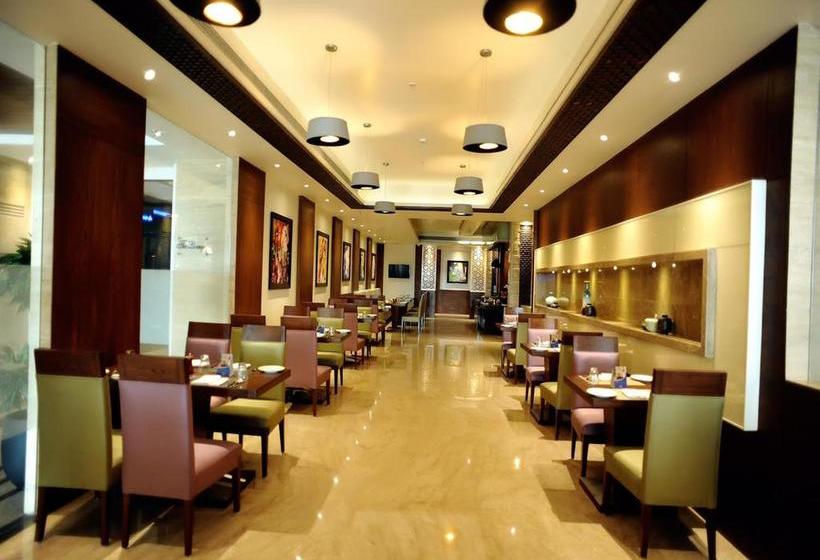 Hotel Sarovar Portico 9