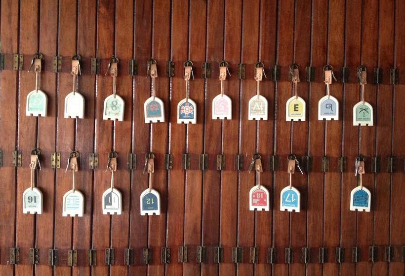 De Sea Almond Hotel Chumphon 12