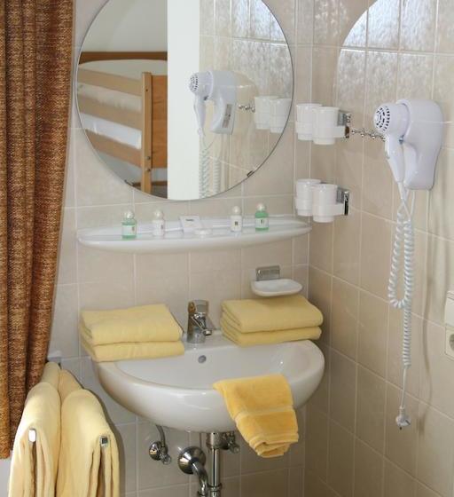 Hotel Big Mountain Restaurant & Hostel 8