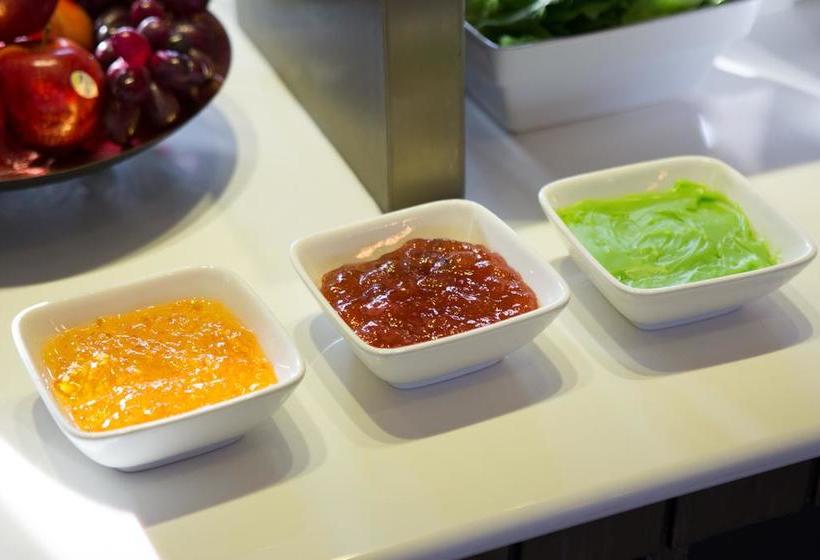 Hotel The Verona Riviera 10