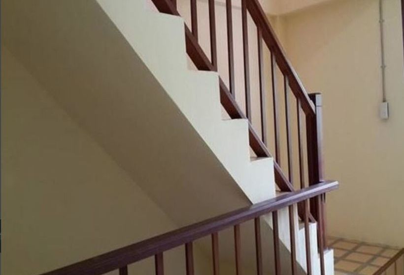 Hostel The Nomad House 13