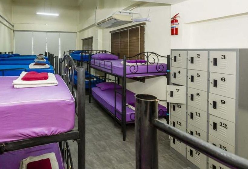 Hostel The Nomad House 6