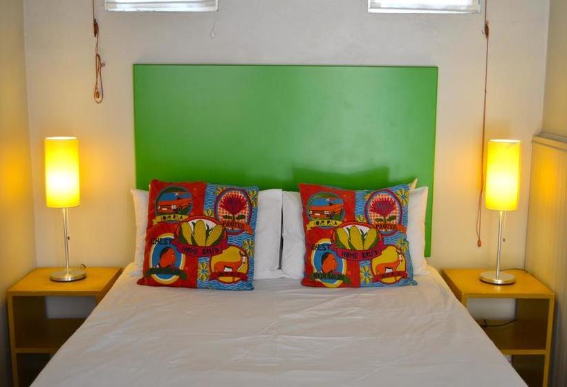 Hostel Ashanti Lodge Backpackers Gardens 11