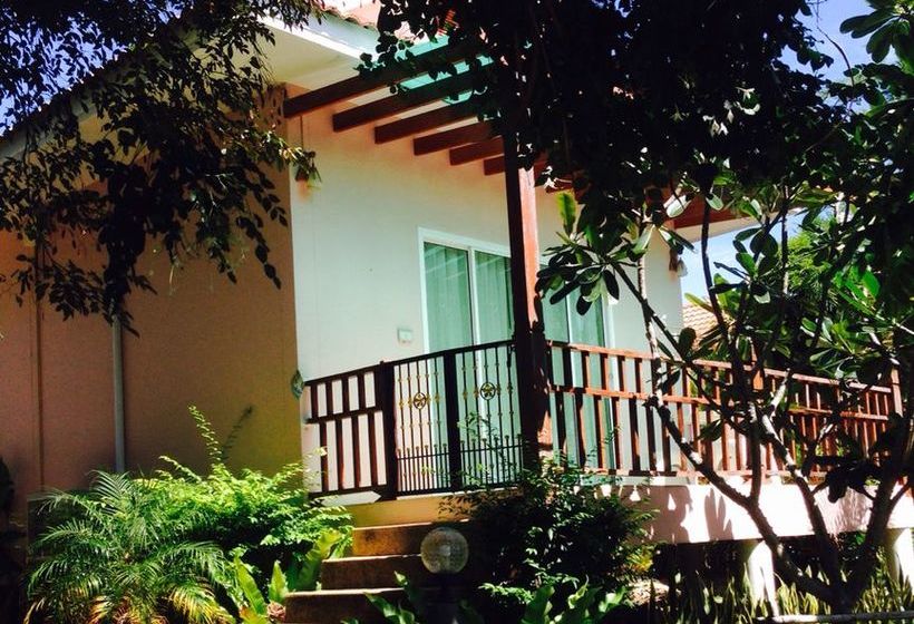 Phetnamneung Resort 14