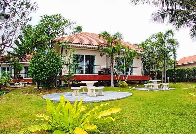 Phetnamneung Resort 16