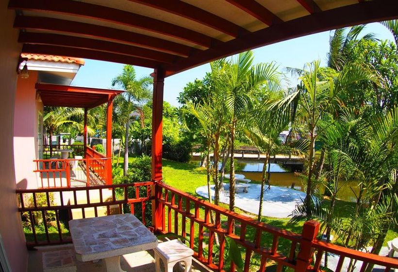 Phetnamneung Resort 17