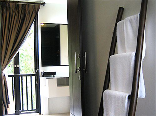 Hotel 296 The Radtanaiya Residence 18