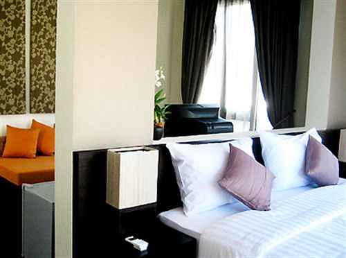 Hotel 296 The Radtanaiya Residence 3