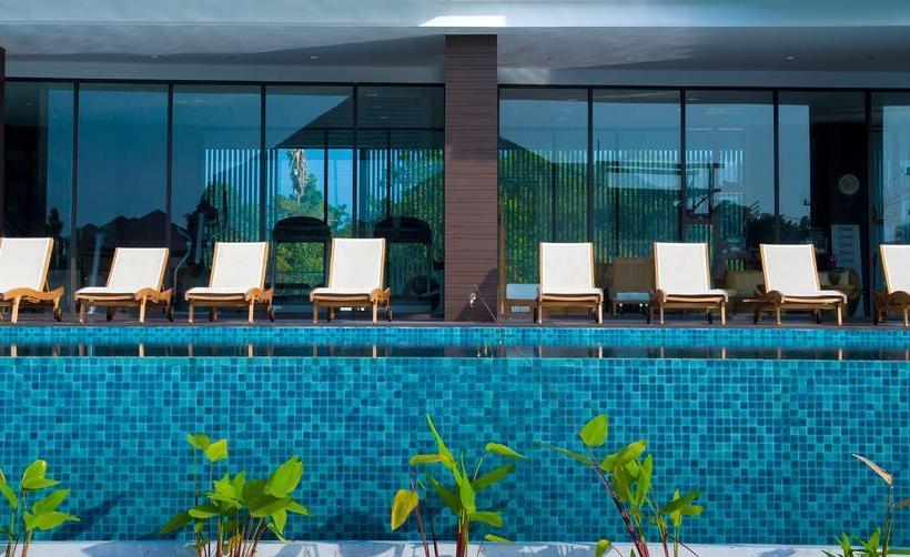 The Oriental Beach Resort 1