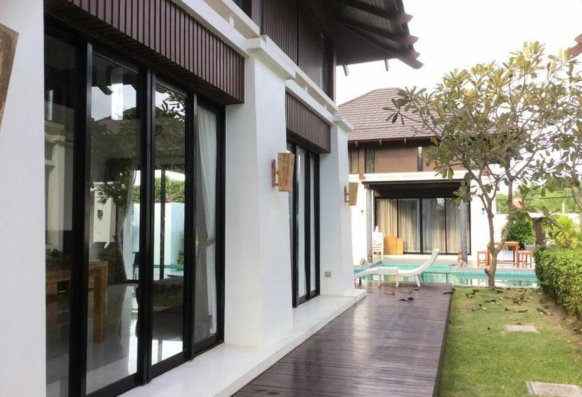 The Oriental Beach Resort 14