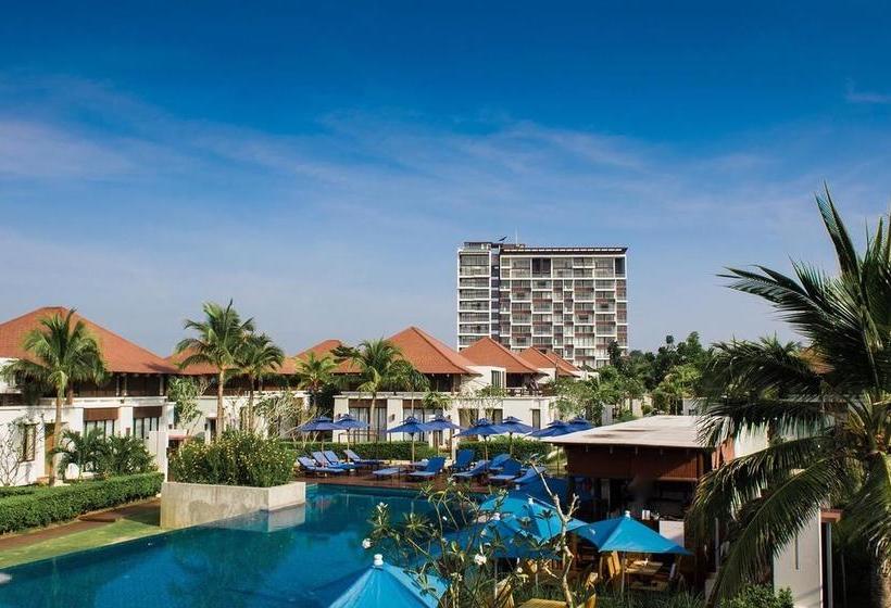 The Oriental Beach Resort 3