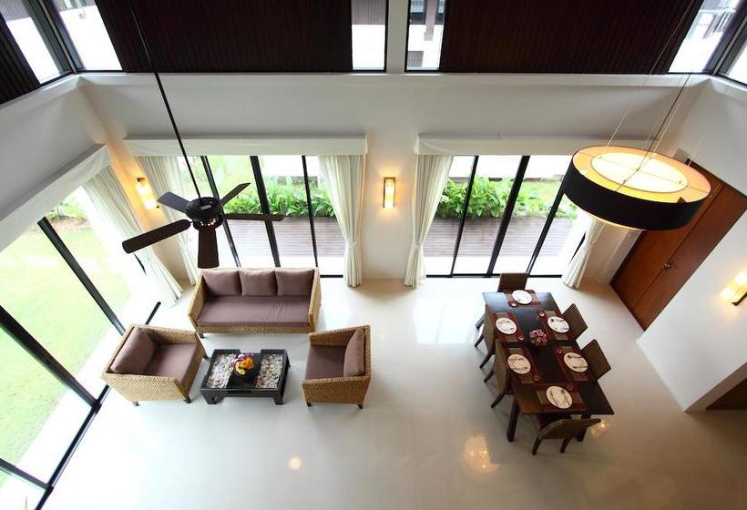 The Oriental Beach Resort 8