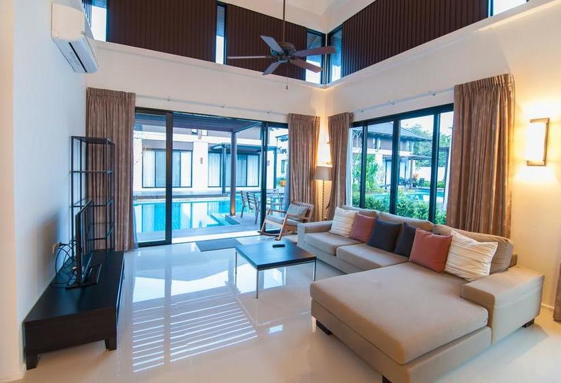 The Oriental Beach Resort 9