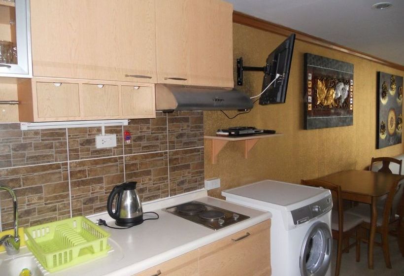 Jomtien Good Luck Apartment 8