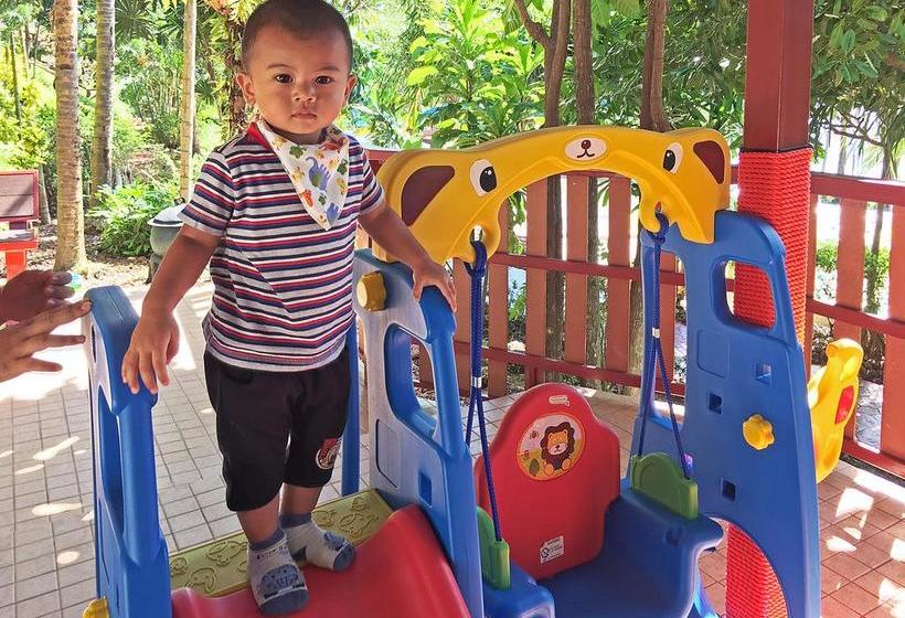 Koh Mak Buri Hut Natural Resort 11