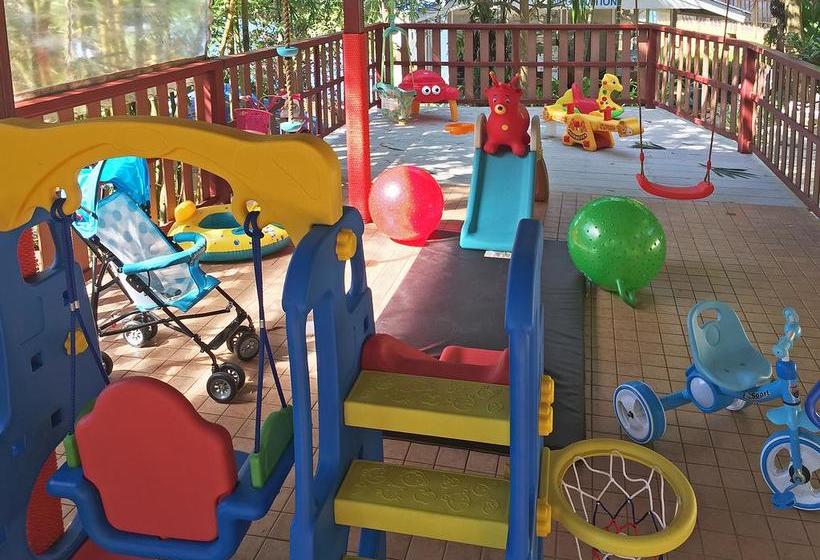 Koh Mak Buri Hut Natural Resort 8