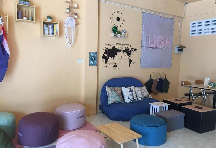 Hostel at Beach Bed & Bar 1