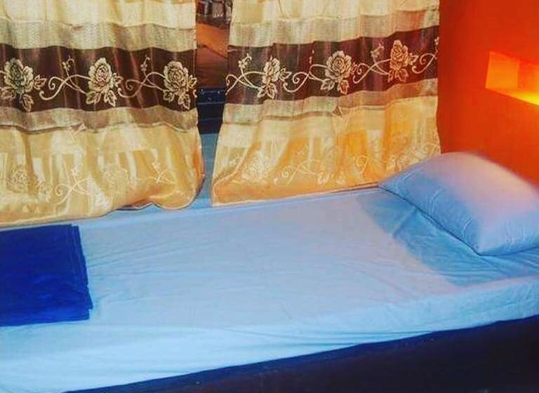 Hostel at Beach Bed & Bar 12