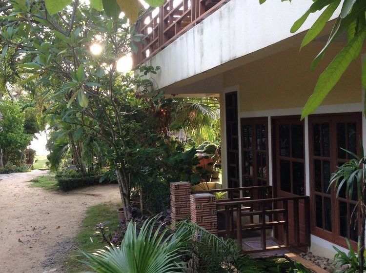 Resort Hut Sun Bungalow 17