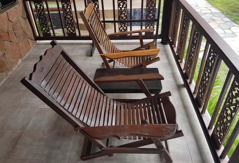 Hotel First Villa Beach Resort 9