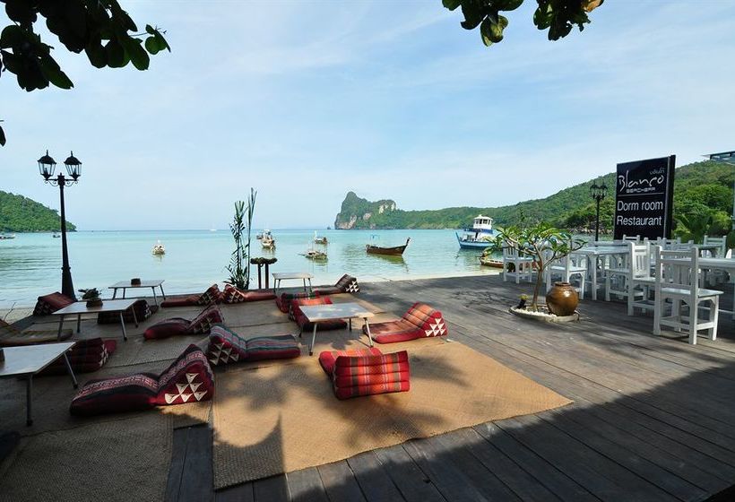 Hostel Blanco Dorm Room & Restaurant 1