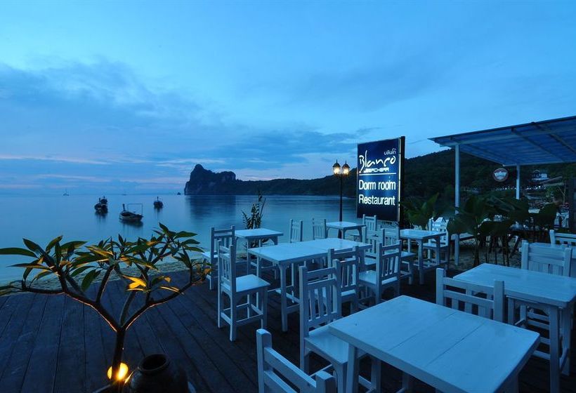 Hostel Blanco Dorm Room & Restaurant 12