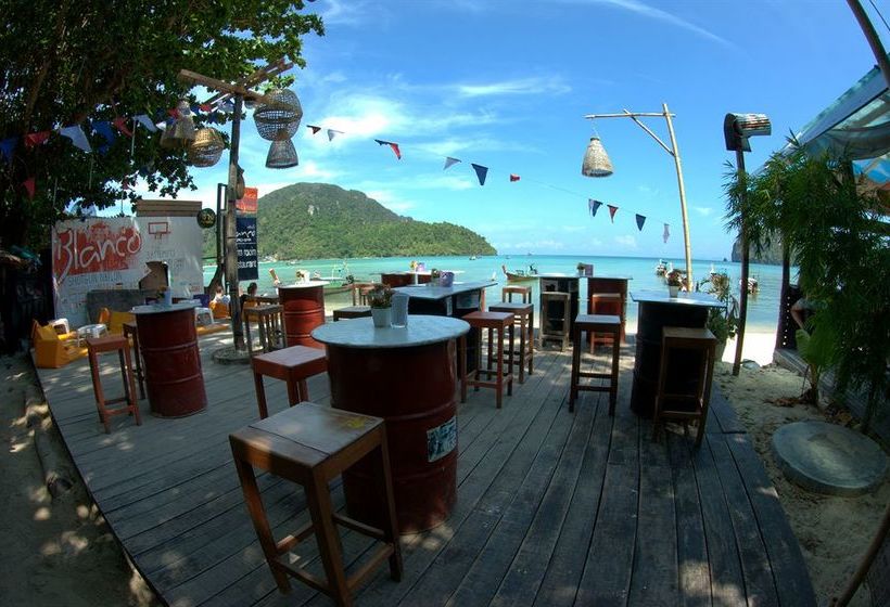 Hostel Blanco Dorm Room & Restaurant 14