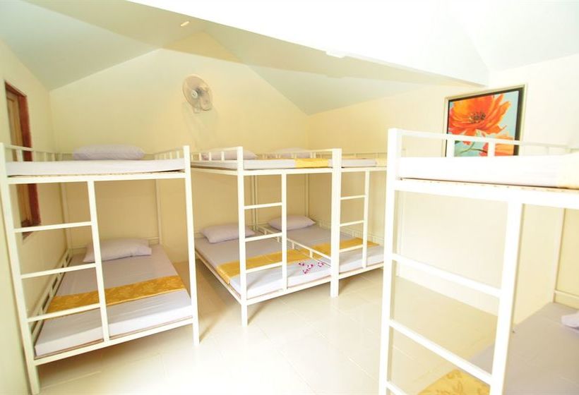 Hostel Blanco Dorm Room & Restaurant 3