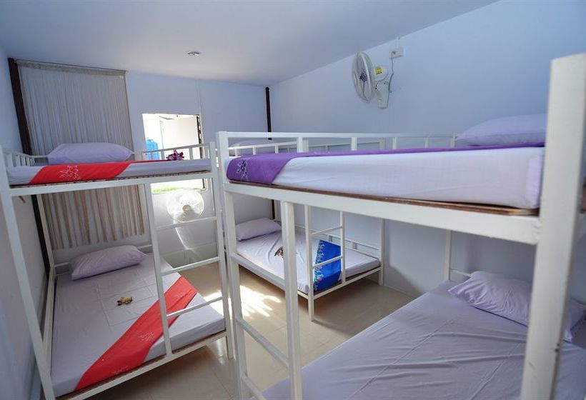 Hostel Blanco Dorm Room & Restaurant 5