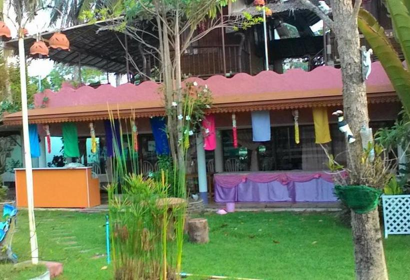 Baandin Resort And Restaurant 18