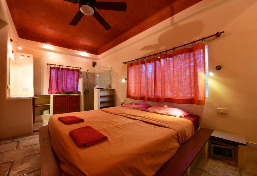 Mirabel Resort & Mini Golf 9