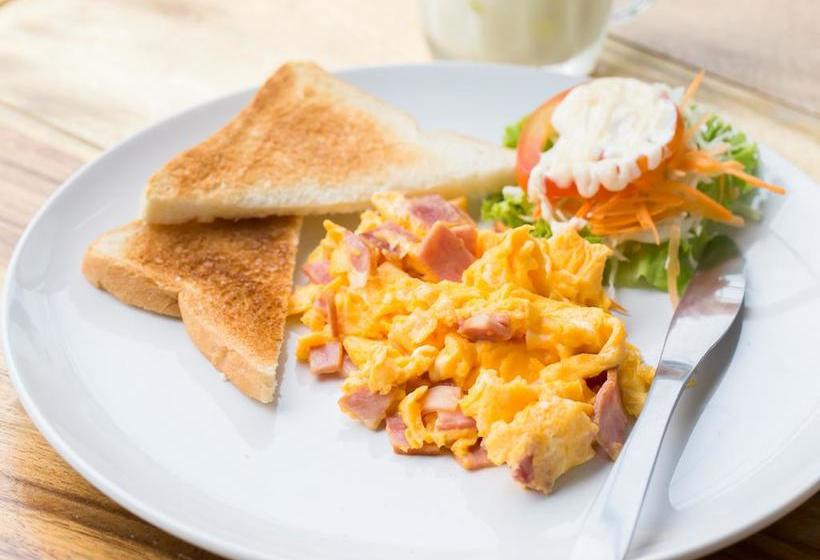 Hotel Chiangmai Royal Creek 1