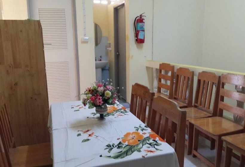 Seventeen Hostel Surat Thani