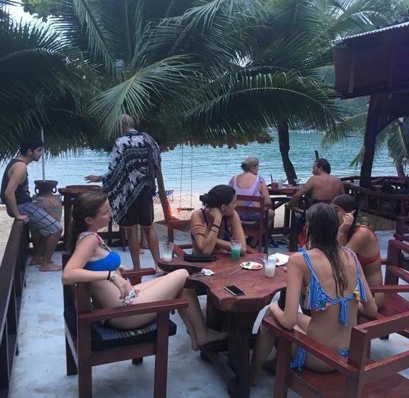 Taatoh Resort and Freedom Beach Resort 10