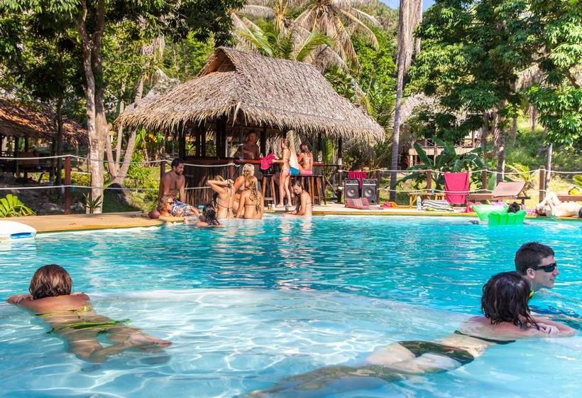 Shiralea Backpackers Resort