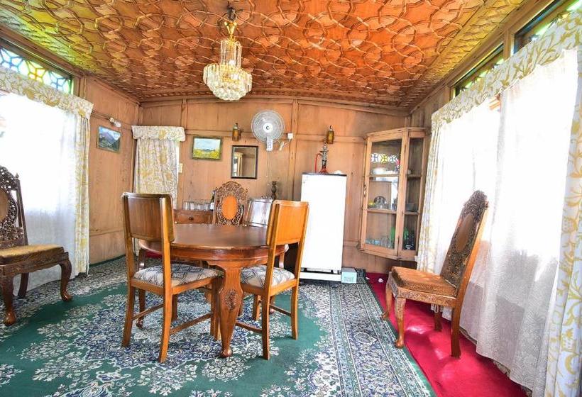 Pension Houseboat Zaindari Palace 10