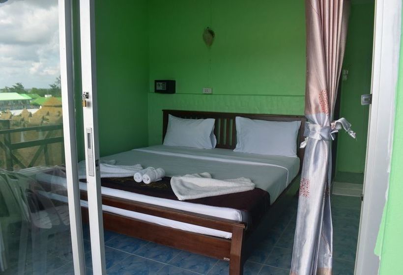 Hotel Phi Phi Beach Front Resort 11