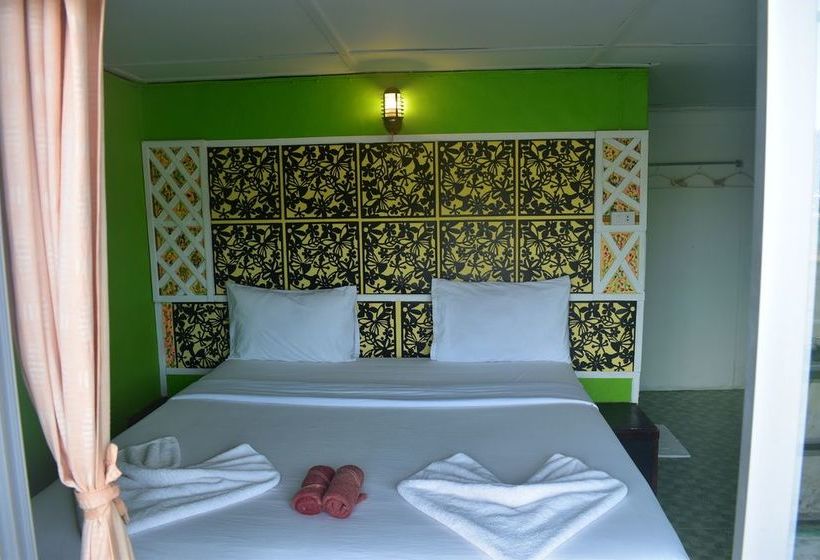 Hotel Phi Phi Beach Front Resort 12