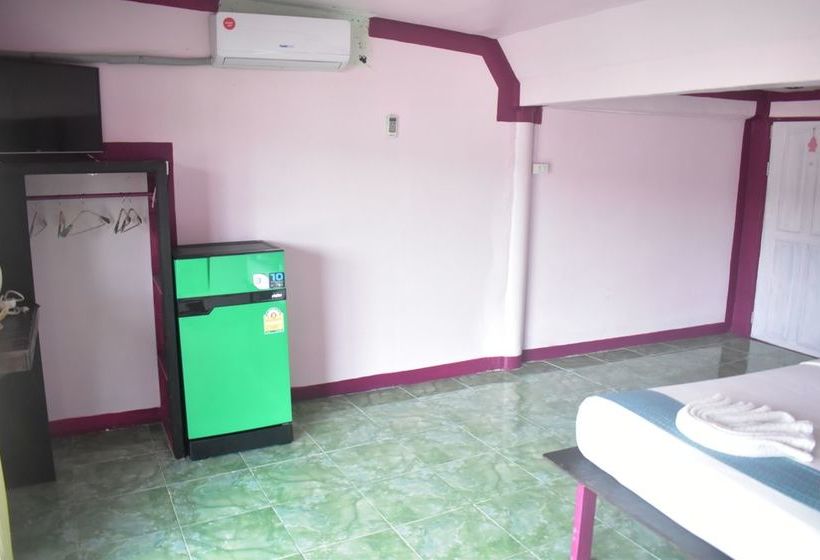 Hotel Phi Phi Beach Front Resort 14