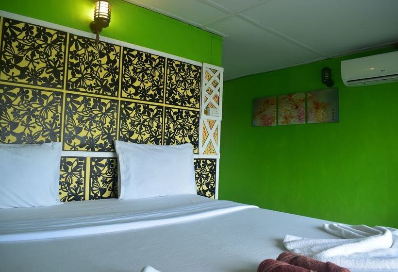 Hotel Phi Phi Beach Front Resort 19