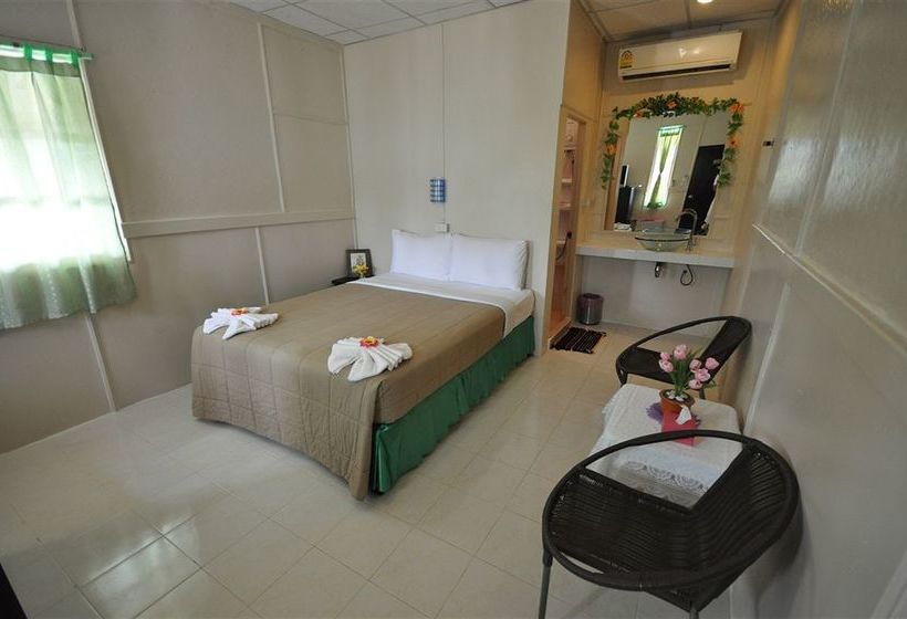 Hotel Phi Phi Beach Front Resort 2