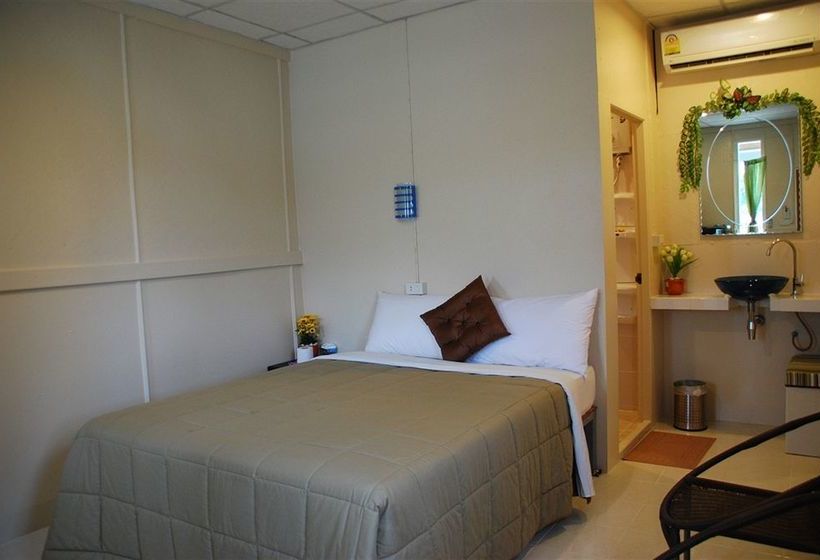 Hotel Phi Phi Beach Front Resort 3