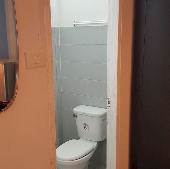 Hotel Laila Food And Drink Guesthouse 12