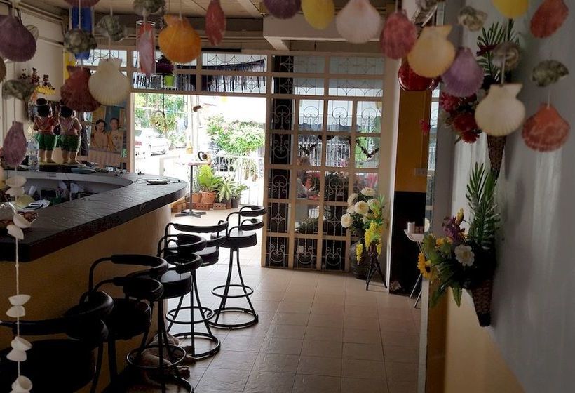 Hotel Laila Food And Drink Guesthouse 17