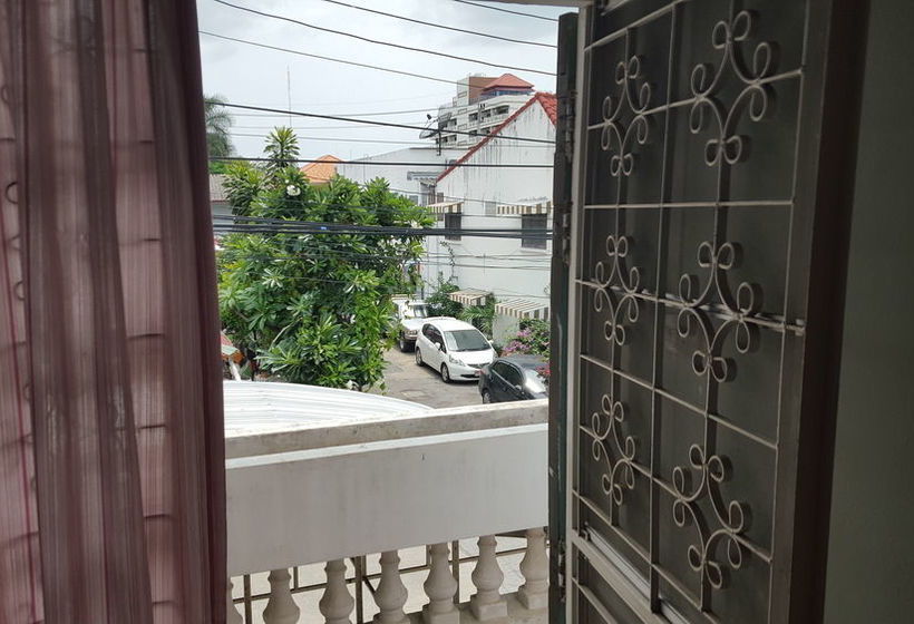 Hotel Laila Food And Drink Guesthouse 8