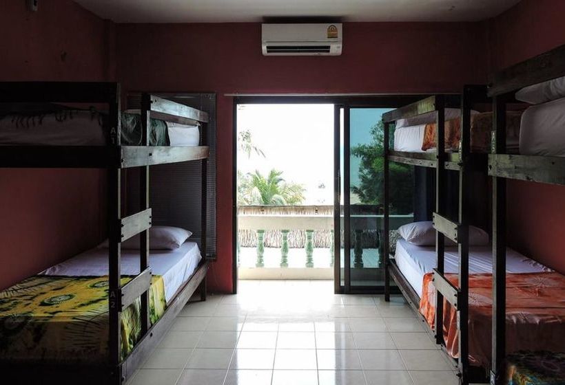 Hostel Echo Beach Backpackers 4